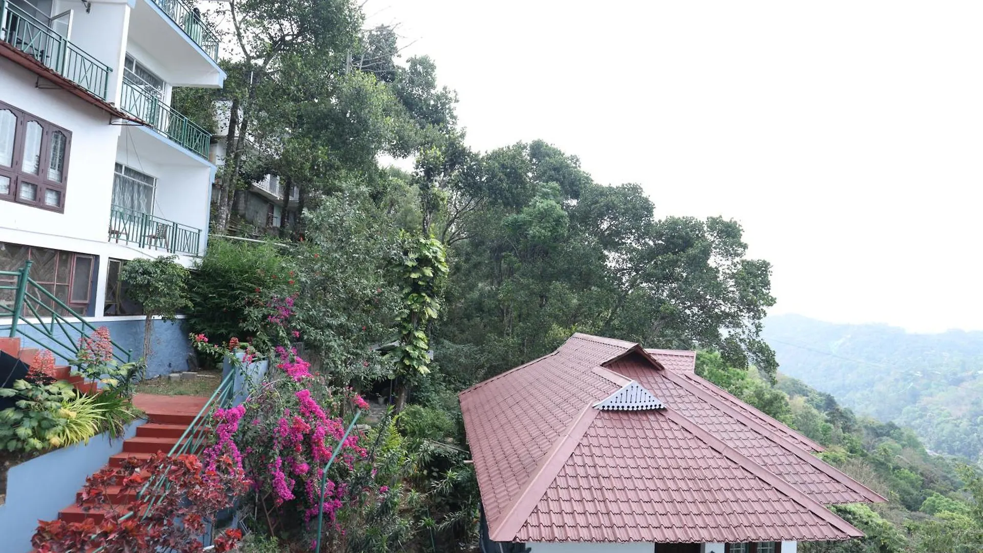 Lazo Golden Valley Resort , ムンナル 2*,  インド