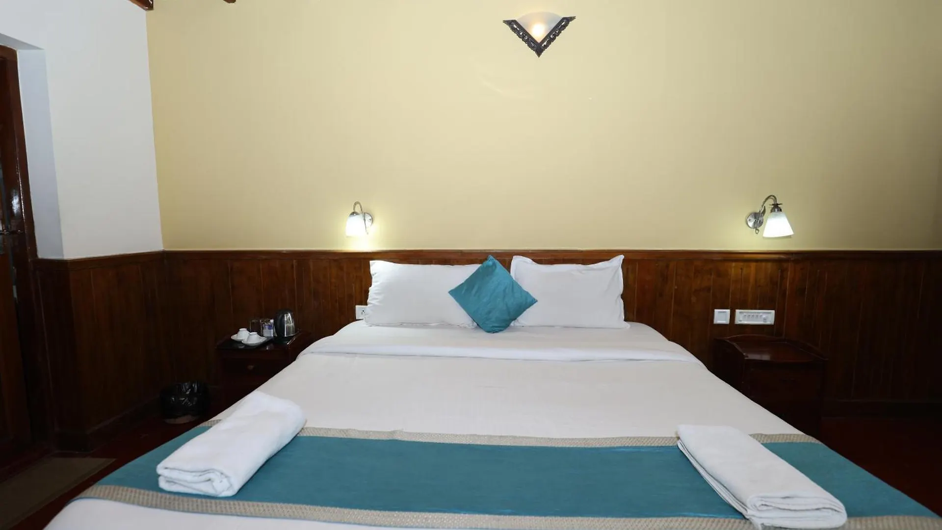 Lazo Golden Valley Resort , Munnar 2*,